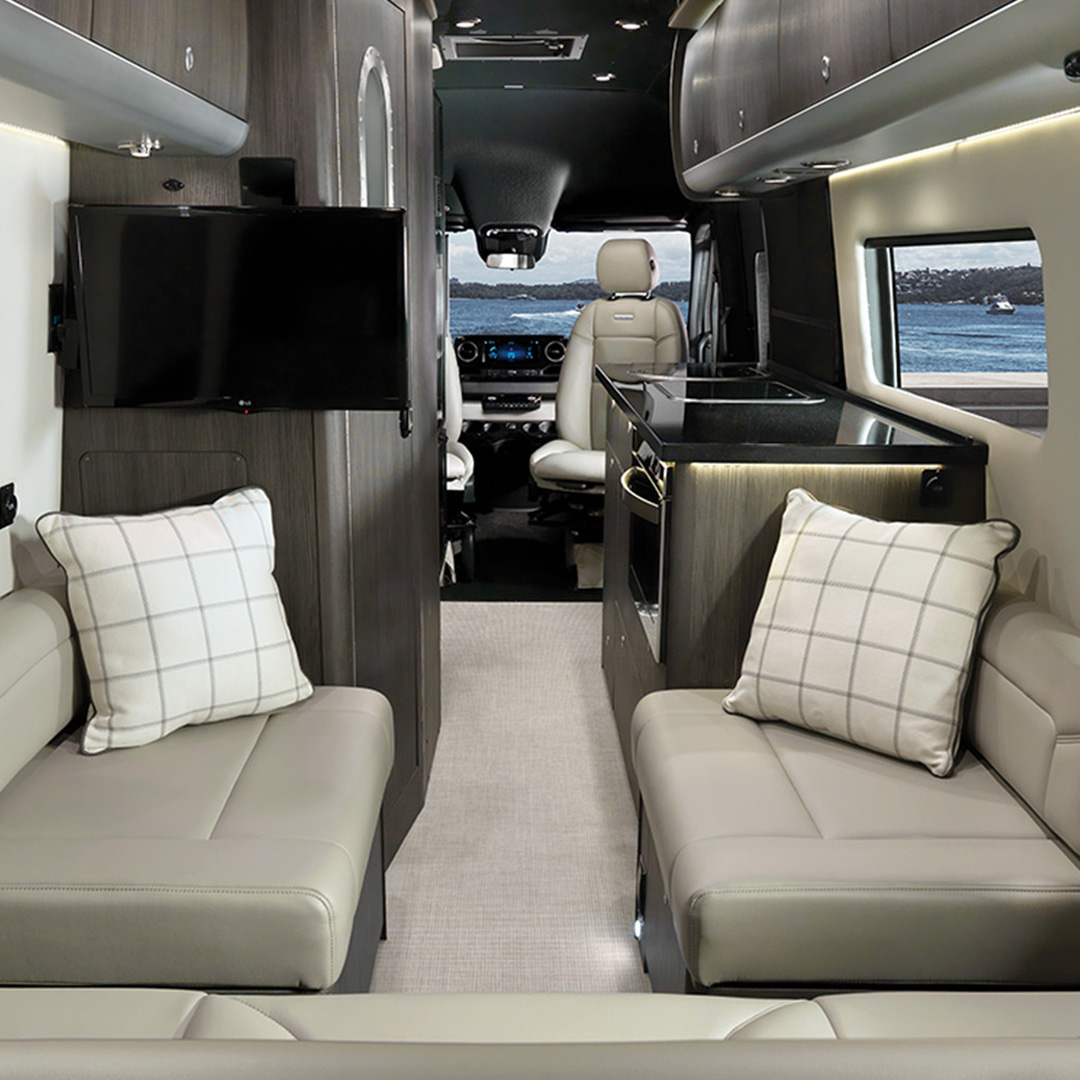 Interstate 24GT interior Seating