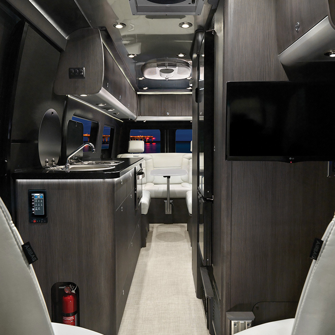 Interstate 24GT interior